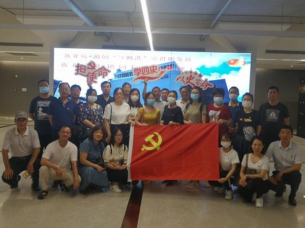 都是博导！双胞胎姐妹，双双回国任教